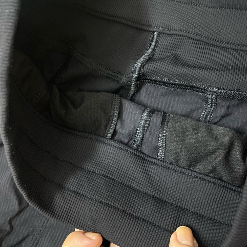 Lululemon - Studio Crop - Picture 11 of 13